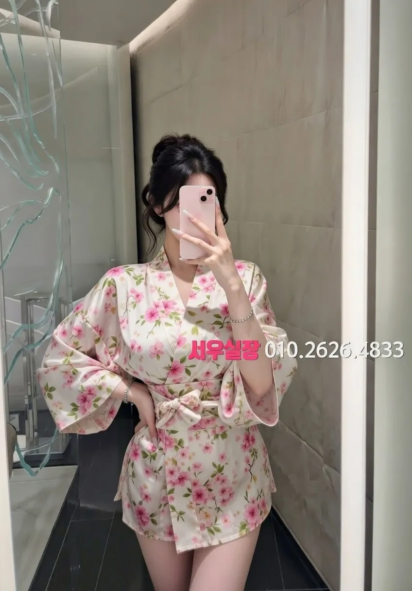 수지 미러룸 프리미엄 라인업 18번 프로필